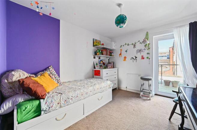 Fathom Court, E1