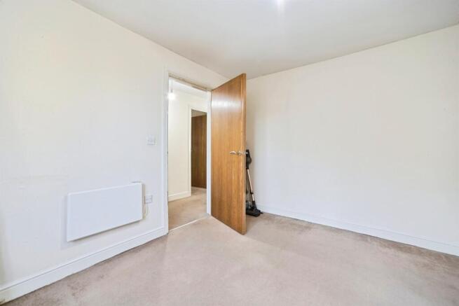 2 bed Flat for sale Image 9