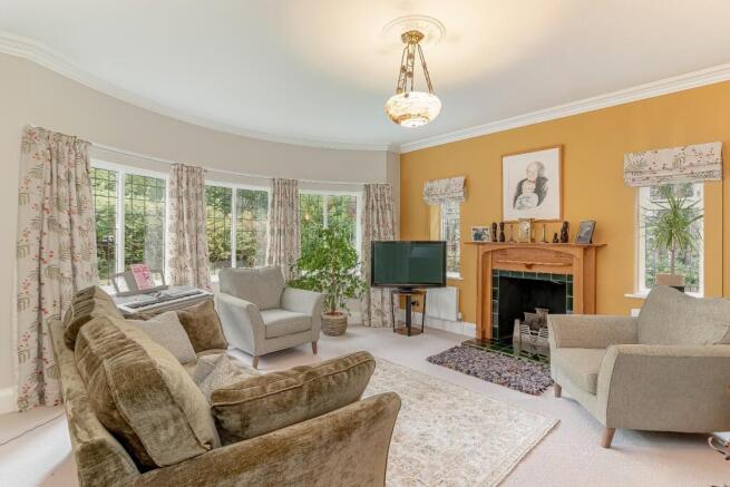 5 bed Detached for sale Image 5