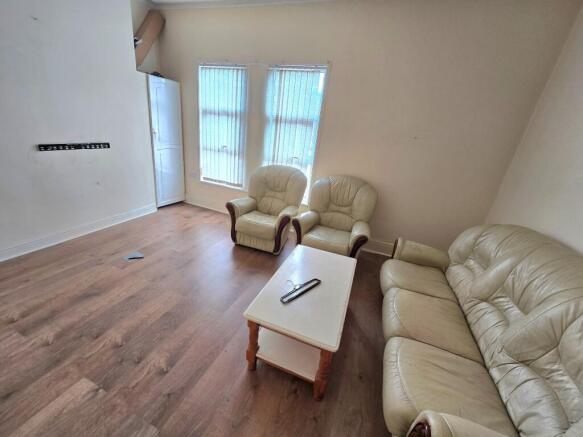 1 bed Flat to rent Image 4