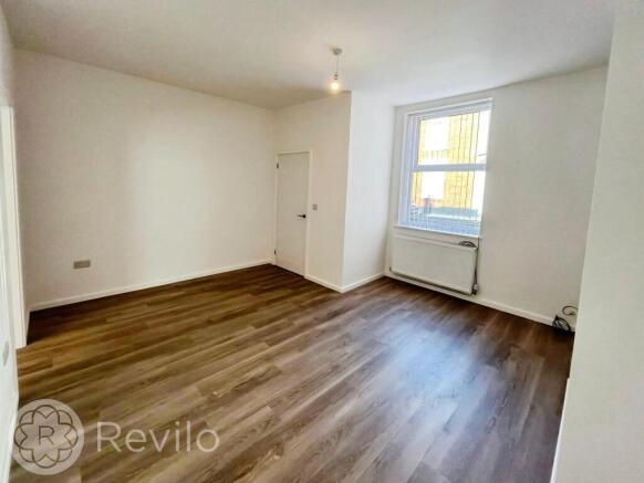 3 bed Terraced to rent Image 6
