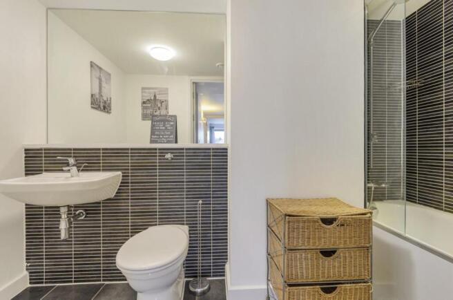 1 bed Apartment to rent Image 6