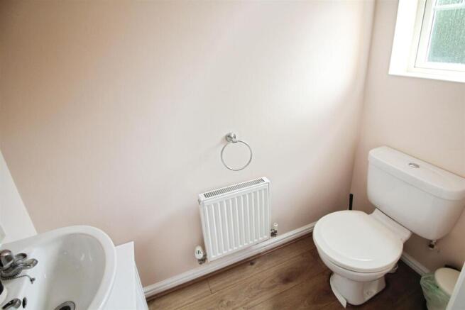 4 bed Town House for sale Image 5