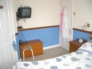 BEDROOM 1 PIC 2