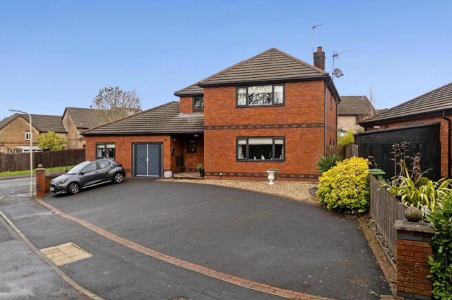 Parking for 6/7 cars