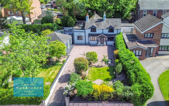 Four Bedroom Detached Period Style Cottage with D