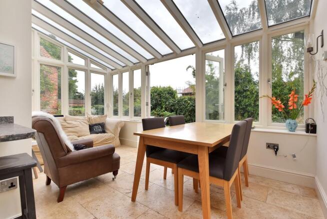 GARDEN ROOM