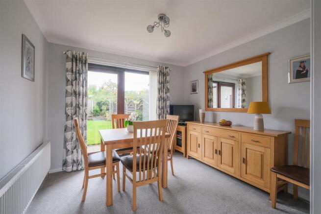 4 bed Semi-Detached for sale Image 9