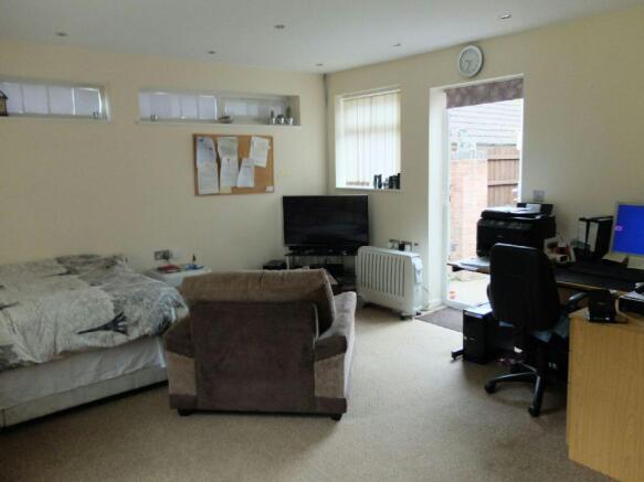 Office/Bedroom 4