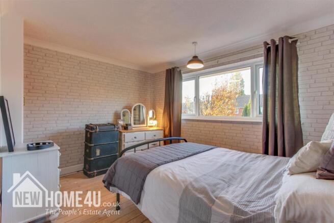 MASTER BEDROOM: