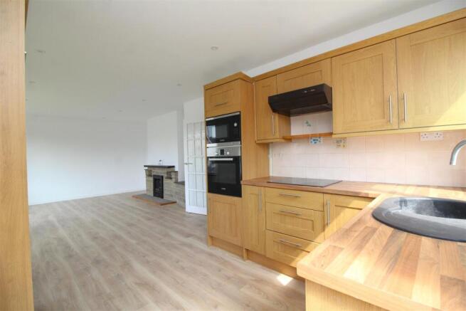 kitchen image 3.JPG
