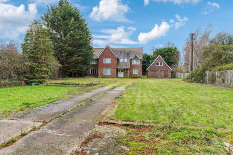 Bedford Road, Henlow, SG16 6EA