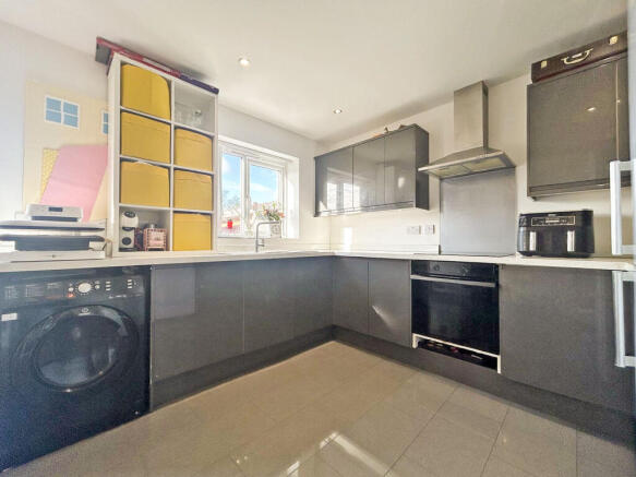 Castleview Road, Bilston photo 4