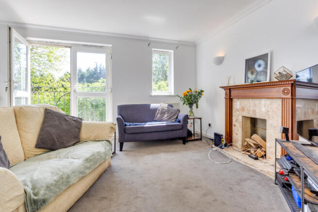 Beverley Mews, Crawley, RH10 photo 4
