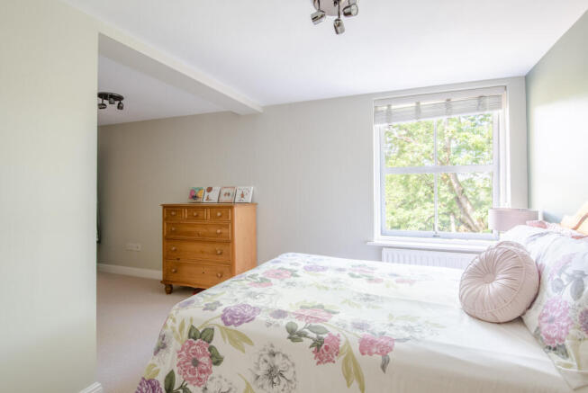 4 bed End of Terrace for sale Image 9