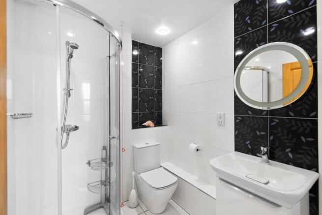 2 bed Apartment for sale Image 8