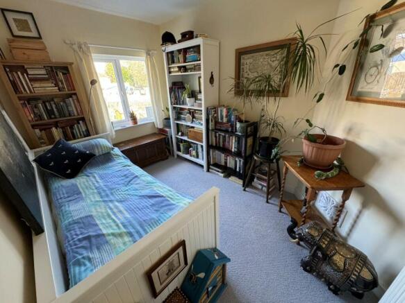 Bed2.jpg