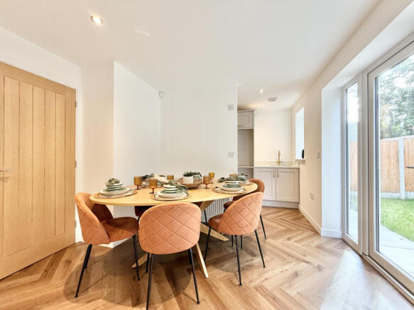 4 bed Detached for sale Image 5