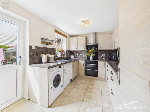 CAM03852G0-PR0630-STILL001