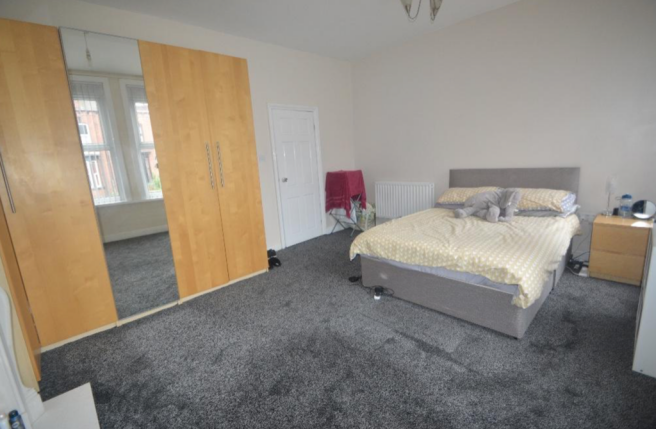 5 bed House to rent Image 11