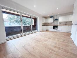 104c, North Street, Romford RM1 1DA