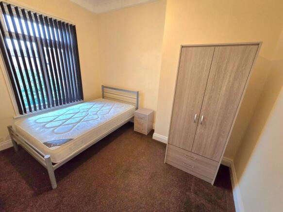 4 bed Terraced to rent Image 7