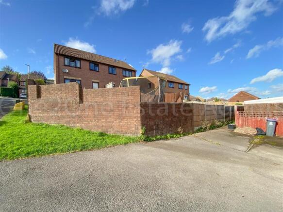 6 Heather Court-30.jpg