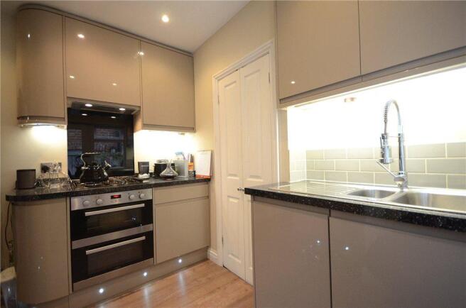 Kitchen 01
