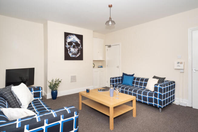 5 bed Terraced to rent Image 5