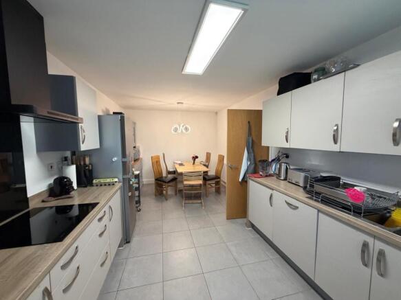 4 bed Detached for sale Image 5
