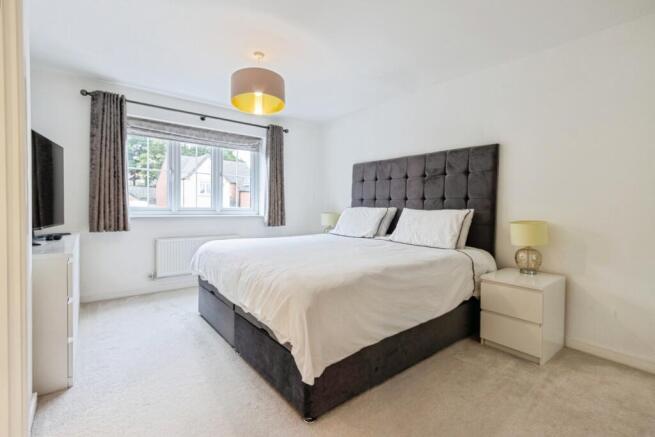 4 bed Detached for sale Image 12