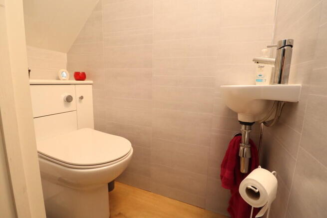 3 bed Semi-Detached for sale Image 8