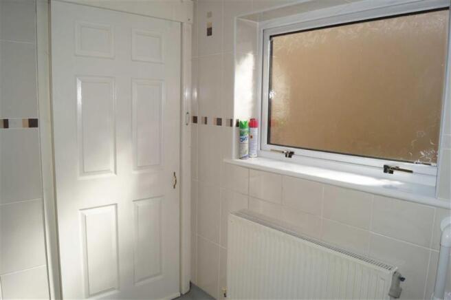 BATHROOM/SHOWER ROOM