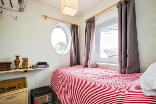 3 bed Semi-Detached for sale Image 6