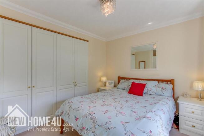 MASTER BEDROOM:
