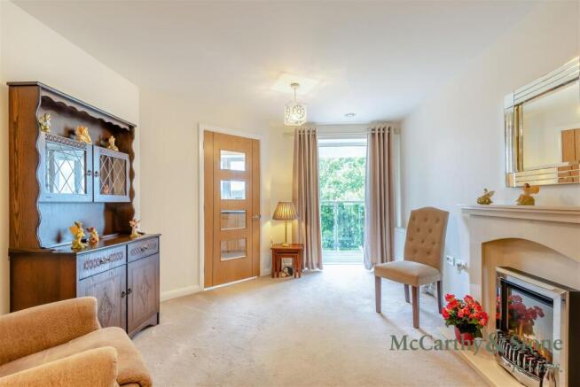 8701755-interior03.jpg