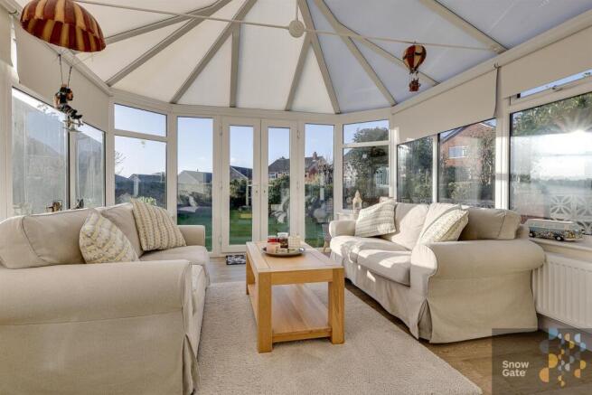4 bed Detached for sale Image 7