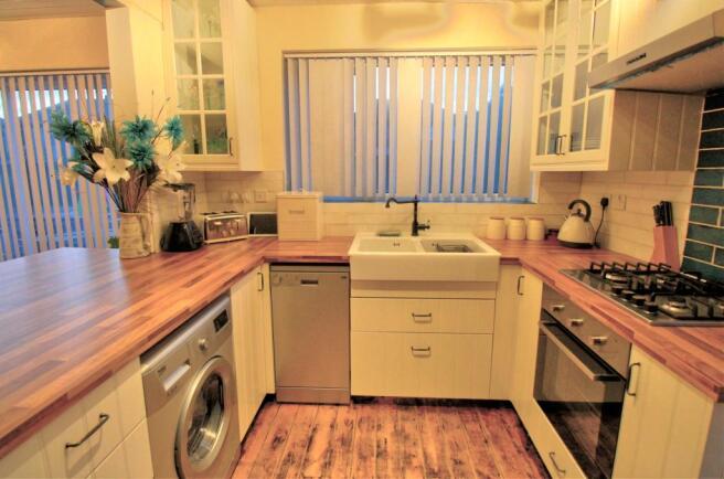 KITCHEN (C)
