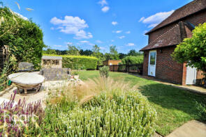 22, Hurst Hill Cottages, Birtley Road, Bramley, Guildford GU5 0JG