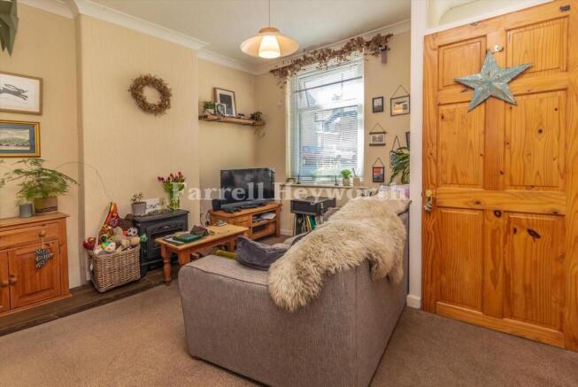 Lounge image 2