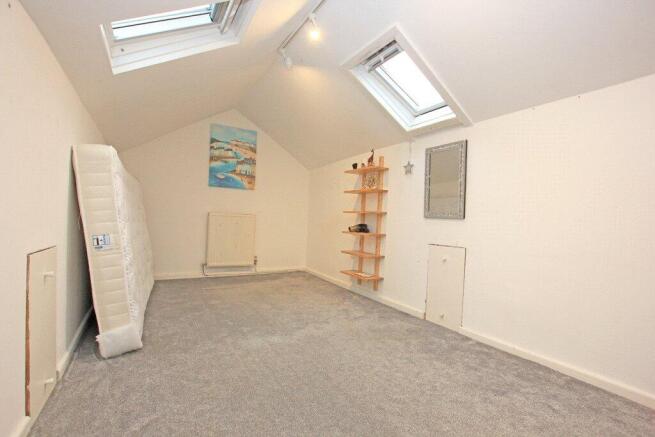 3 bed Terraced for sale Image 9