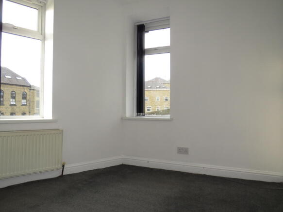 2 bed House to rent Image 4