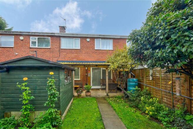 4 Arden Close Exterior 01.jpg