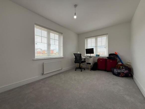 3 bed Semi-Detached to rent Image 12