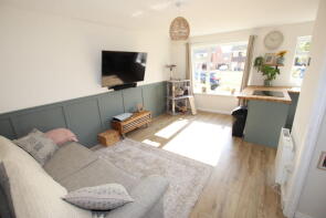 18, Becontree Close, Clacton-on-sea CO15 4UR