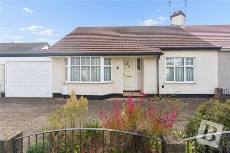 Willow Walk, Upminster, RM14