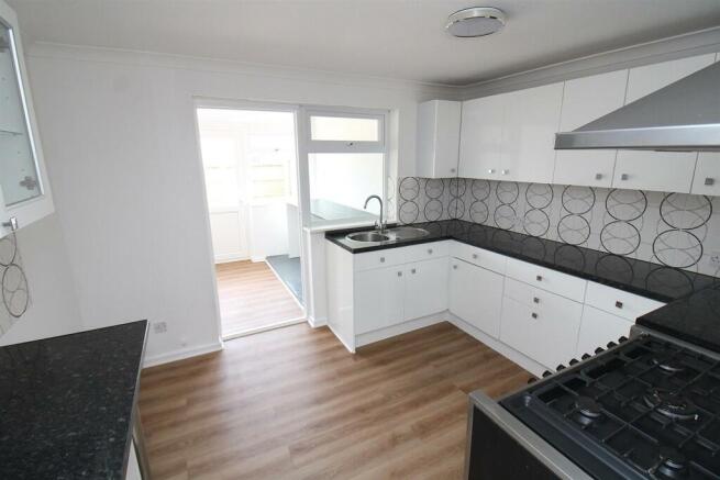 Kitchen1.JPG