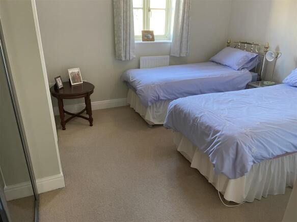 Bedroom 1.JPG