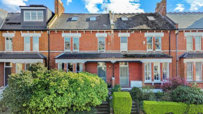 Studio flat on Ridge Road, Crouch End, N8, £250,000