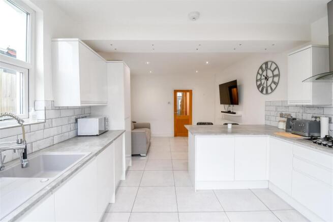 Kitchen/Living Area